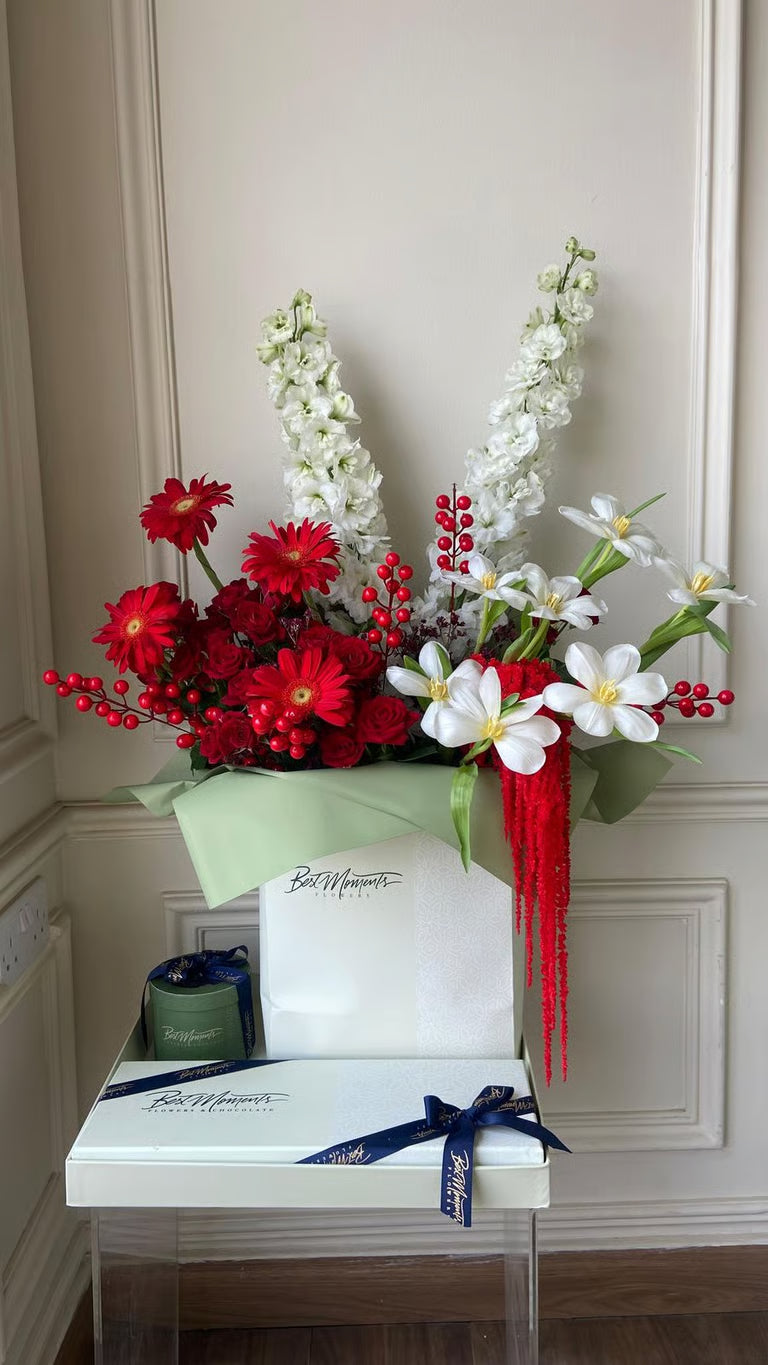 Flowers Package with 3 boxes of chocolate